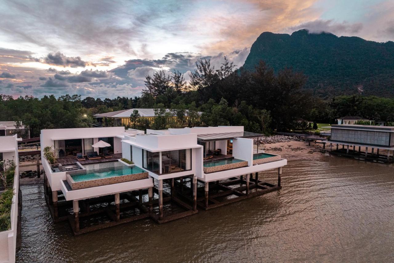 Cove 55 Hotel Santubong Exterior photo