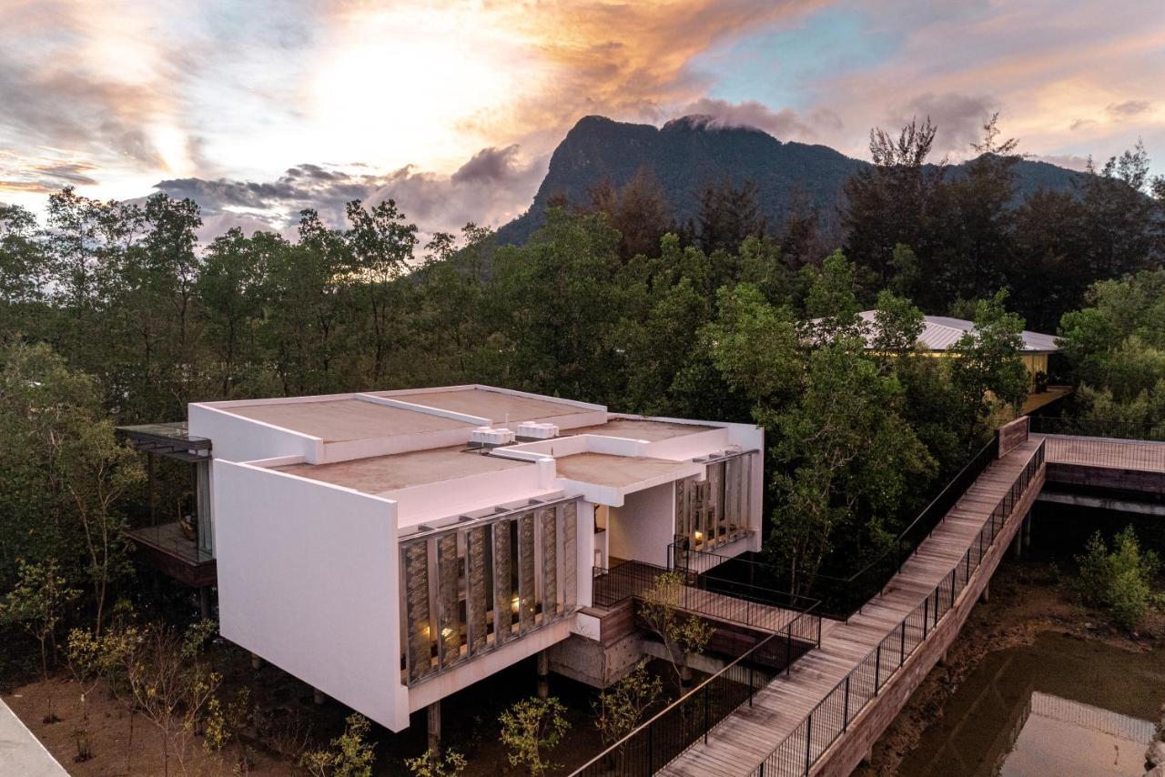 Cove 55 Hotel Santubong Exterior photo