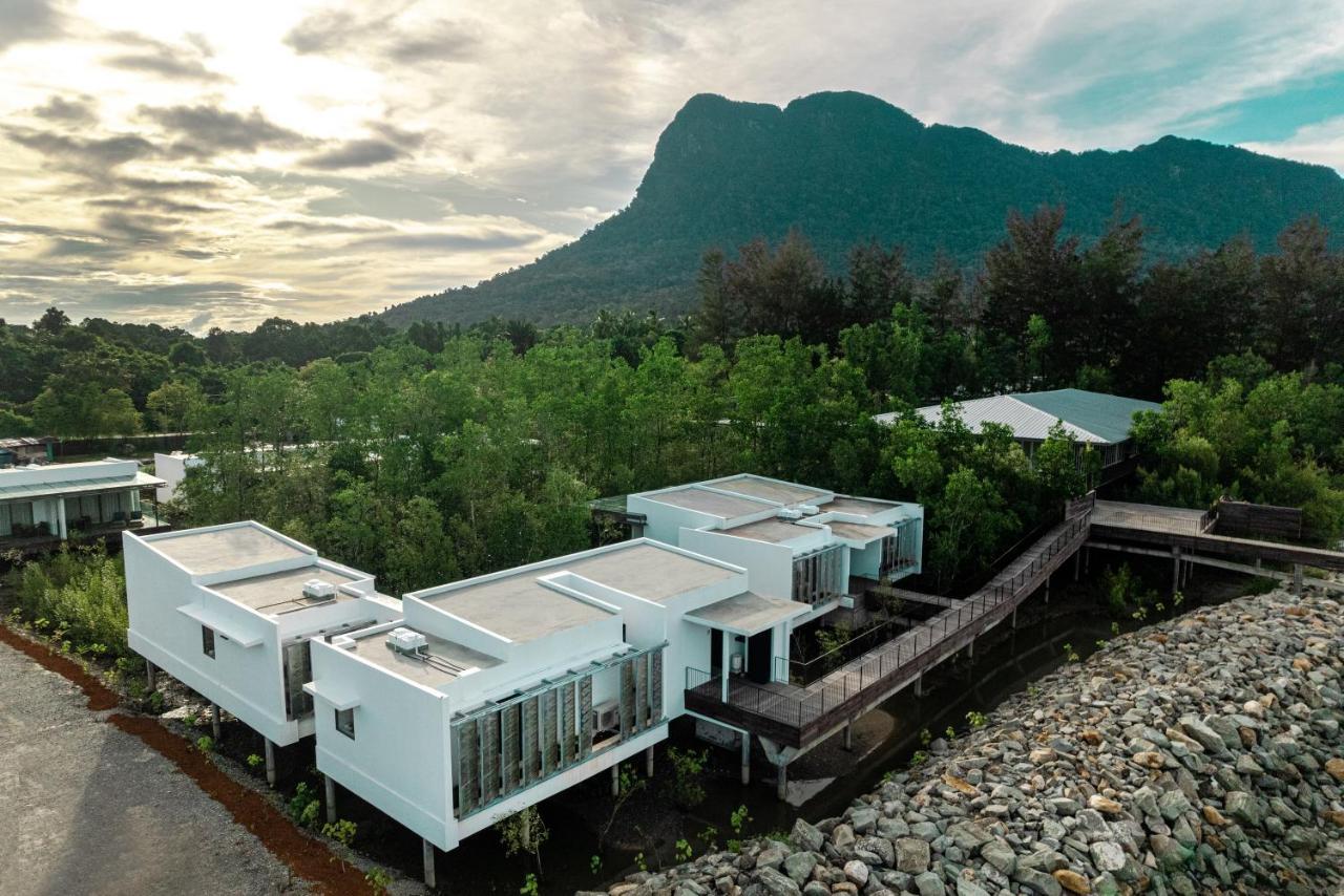Cove 55 Hotel Santubong Exterior photo